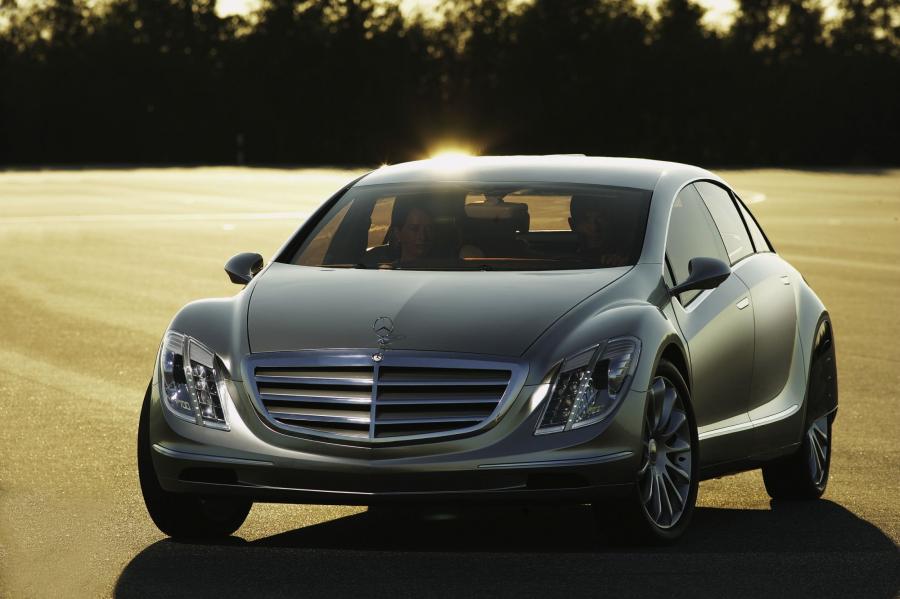  Mercedes-Benz F700 Concept 2007 года  (фото 8 из 41)